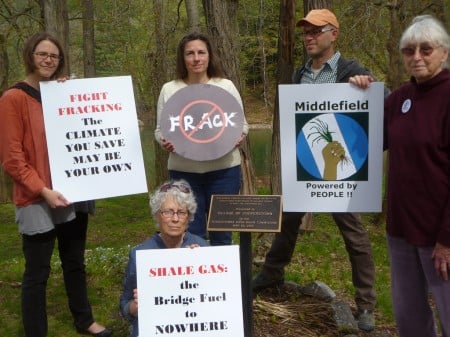 Middlefield_NY_fracktavists_ban_fracking-viaFlickr350-dot-org